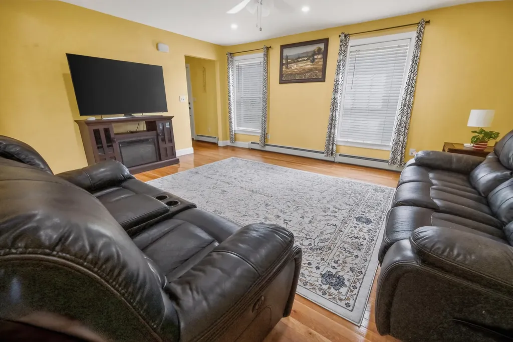 94 Gorham Road Scarborough ME 04074