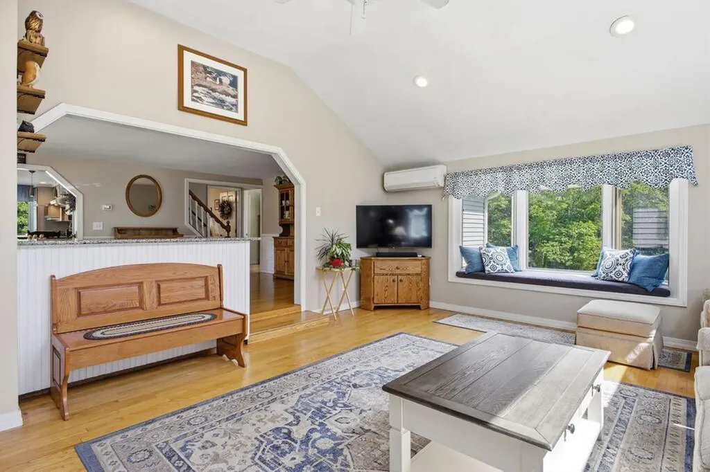33 Mclellan Road Gorham ME 04038