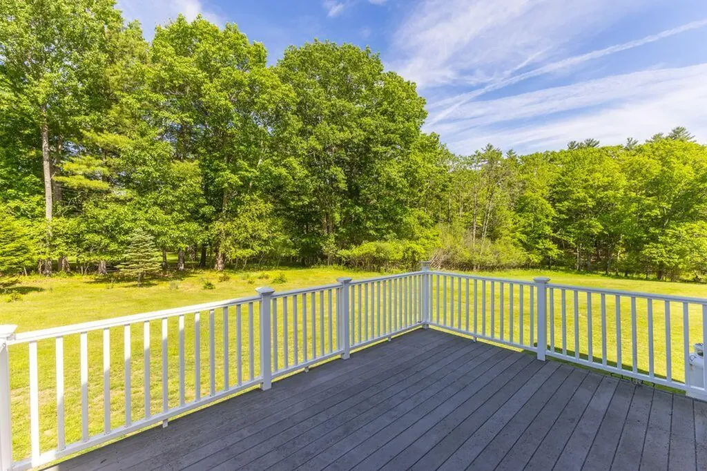 33 Mclellan Road Gorham ME 04038