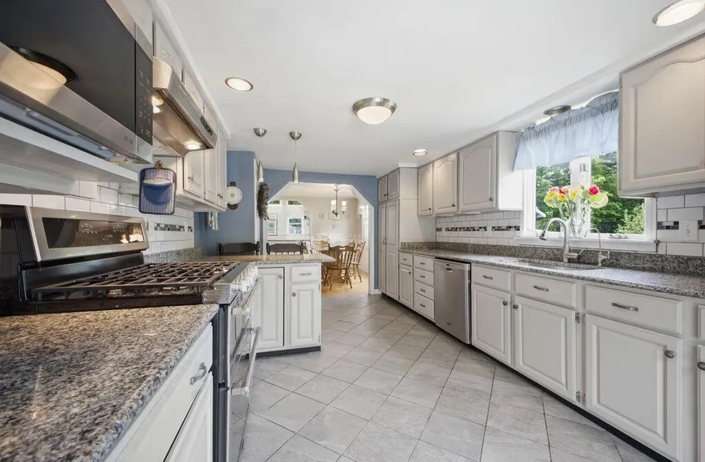 33 Mclellan Road Gorham ME 04038