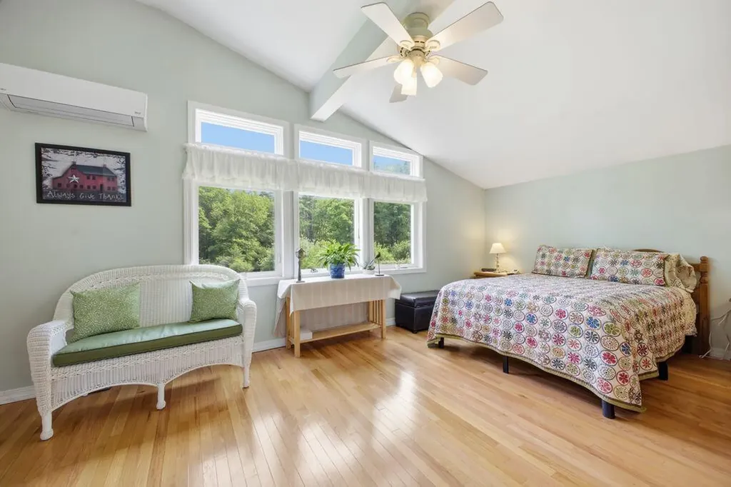 33 Mclellan Road Gorham ME 04038