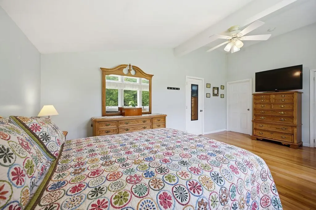 33 Mclellan Road Gorham ME 04038