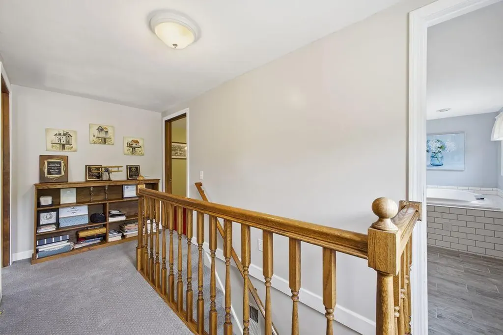 33 Mclellan Road Gorham ME 04038