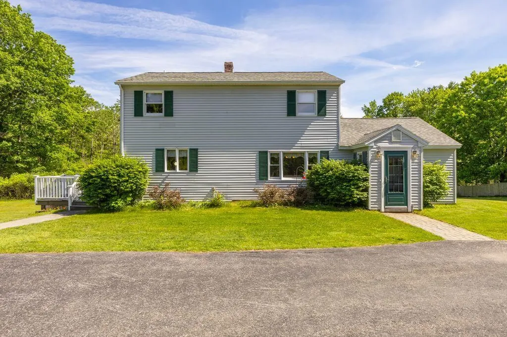33 Mclellan Road Gorham ME 04038