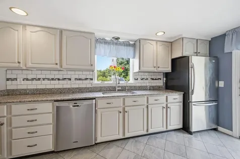 33 Mclellan Road Gorham ME 04038