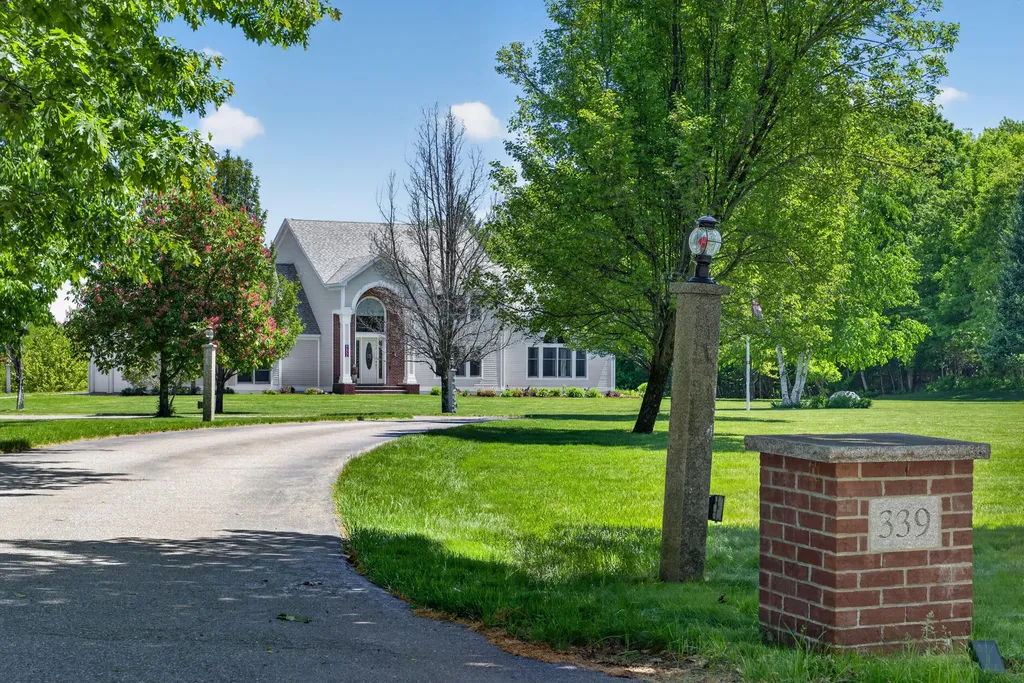 339 Gorden Road Readfield ME 04355