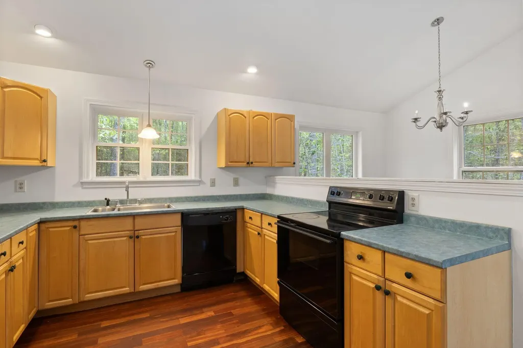 154 Mountain View Road Naples ME 04055