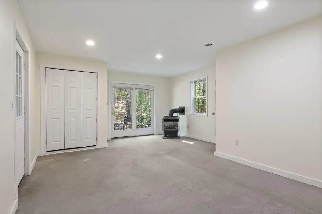 154 Mountain View Road Naples ME 04055