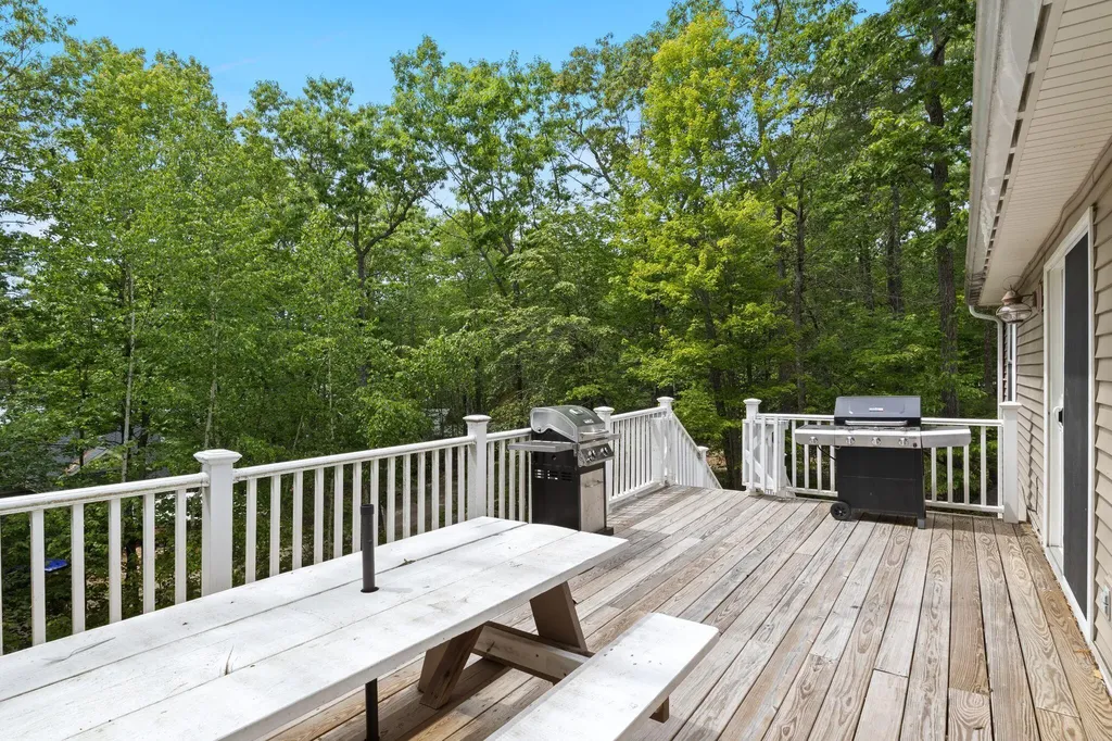 154 Mountain View Road Naples ME 04055