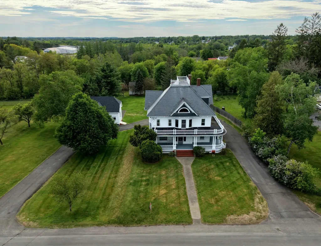 636 Main Street Caribou ME 04736