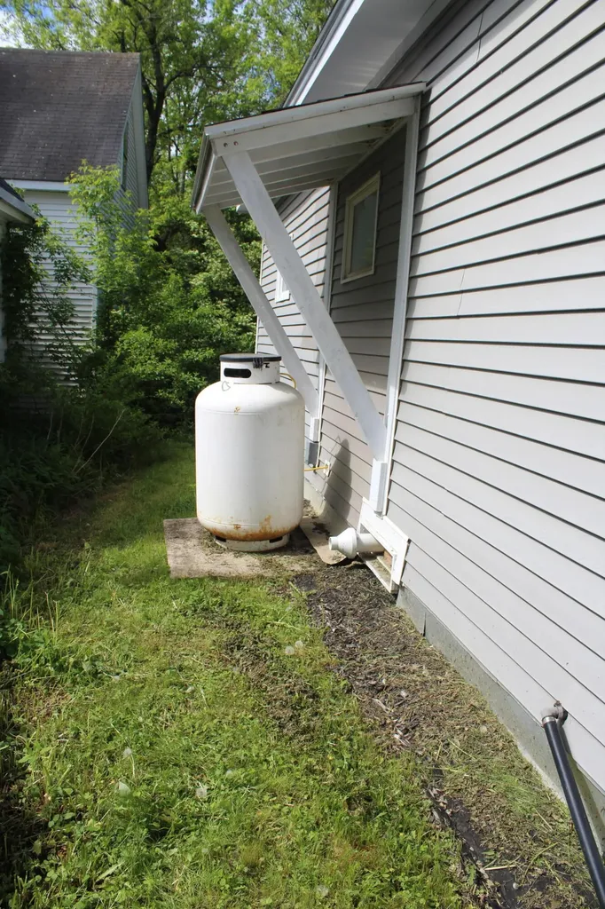 872 Main Road W Carmel ME 04419
