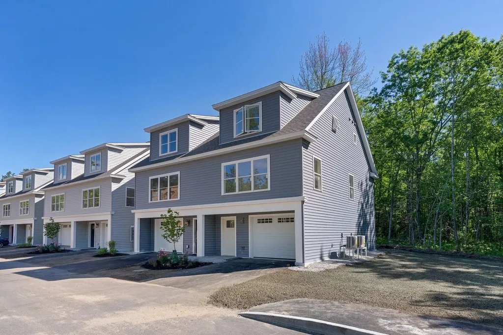 12 Creekside Court Kennebunk ME 04043