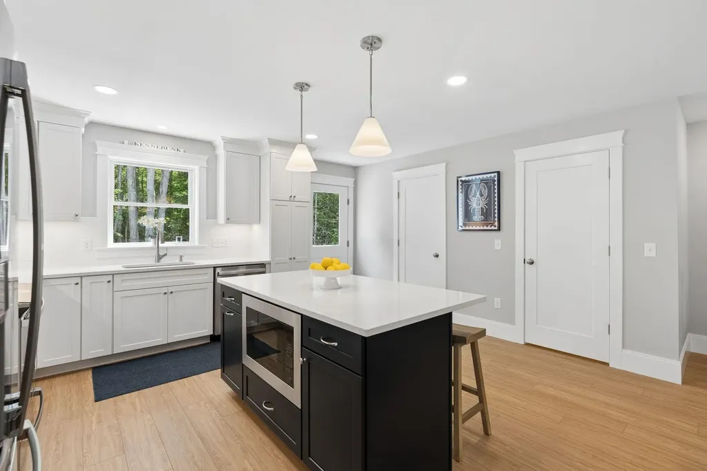 12 Creekside Court Kennebunk ME 04043