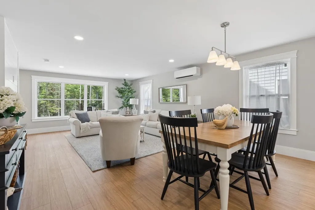 12 Creekside Court Kennebunk ME 04043