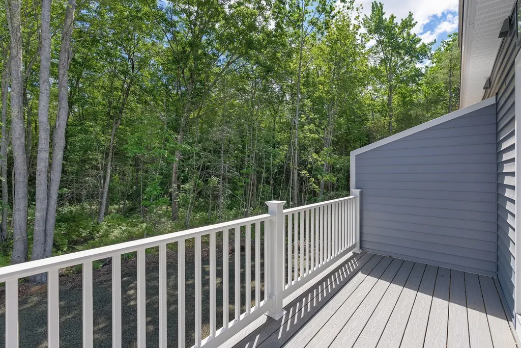 12 Creekside Court Kennebunk ME 04043