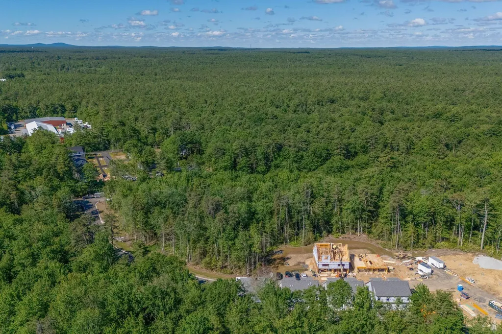 12 Creekside Court Kennebunk ME 04043