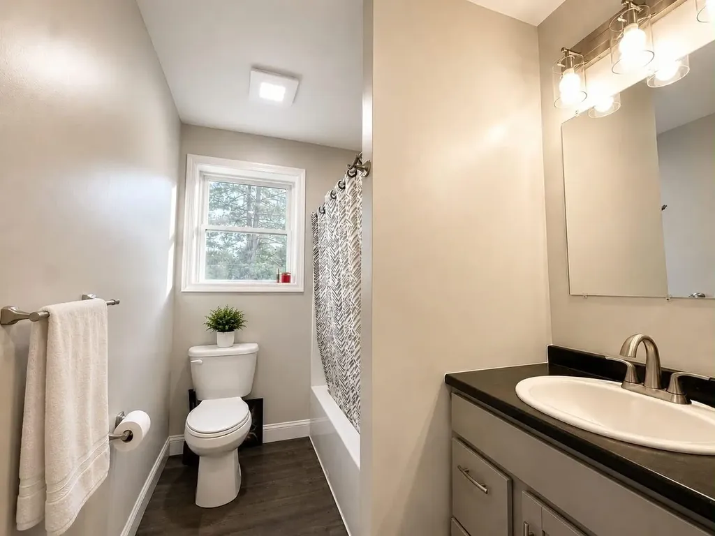 28 Coe Street Auburn ME 04210
