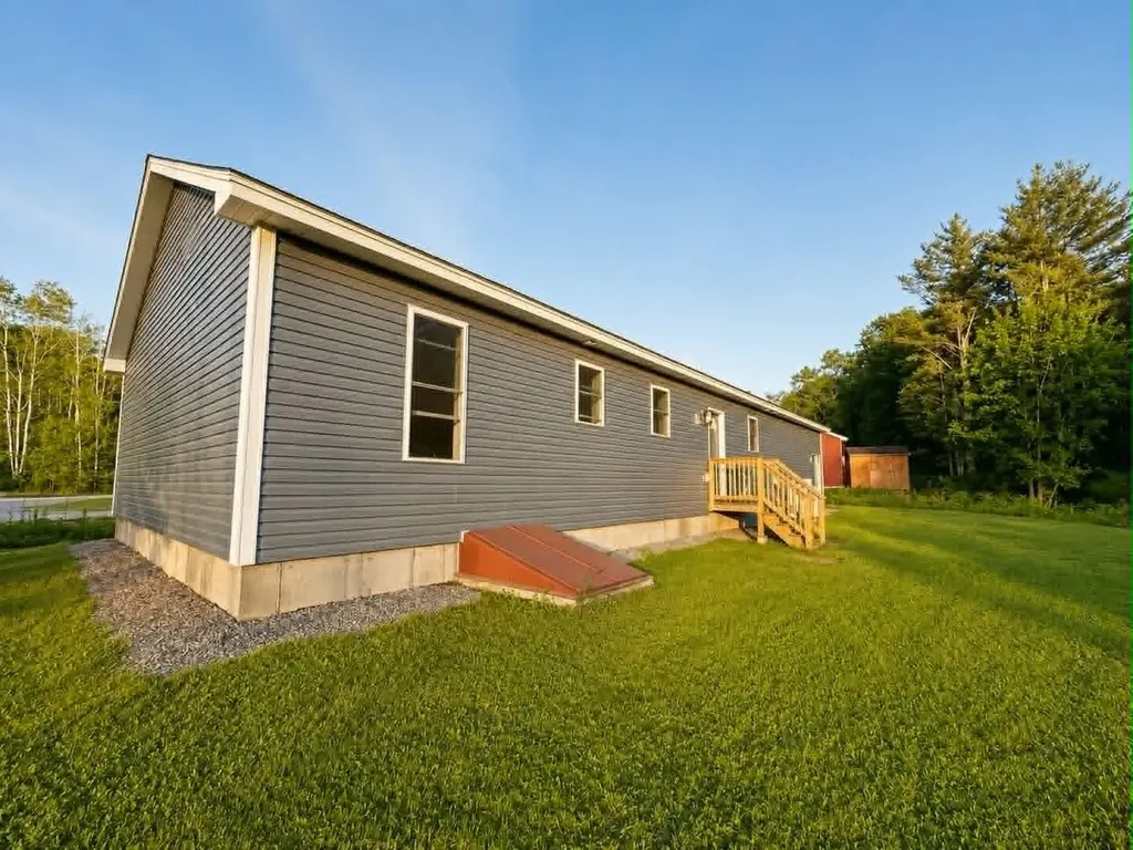 28 Coe Street Auburn ME 04210