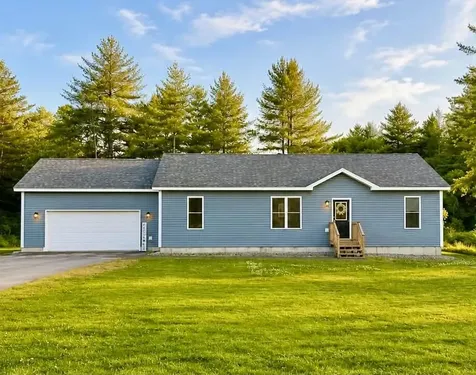 28 Coe Street Auburn ME 04210
