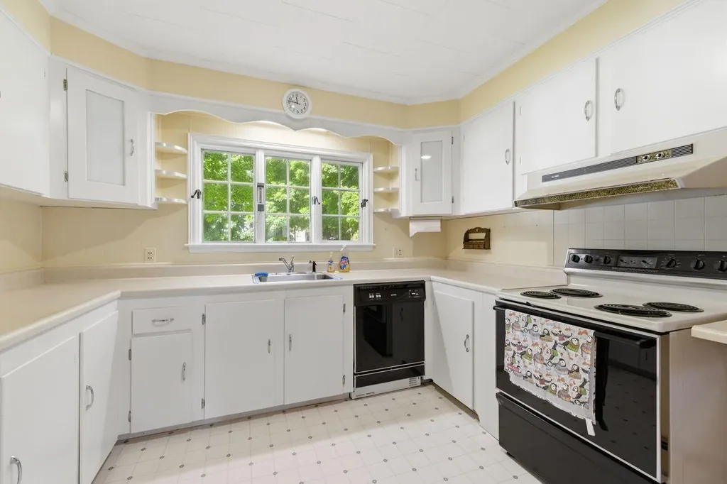 5 Cherry Lane Biddeford ME 04005