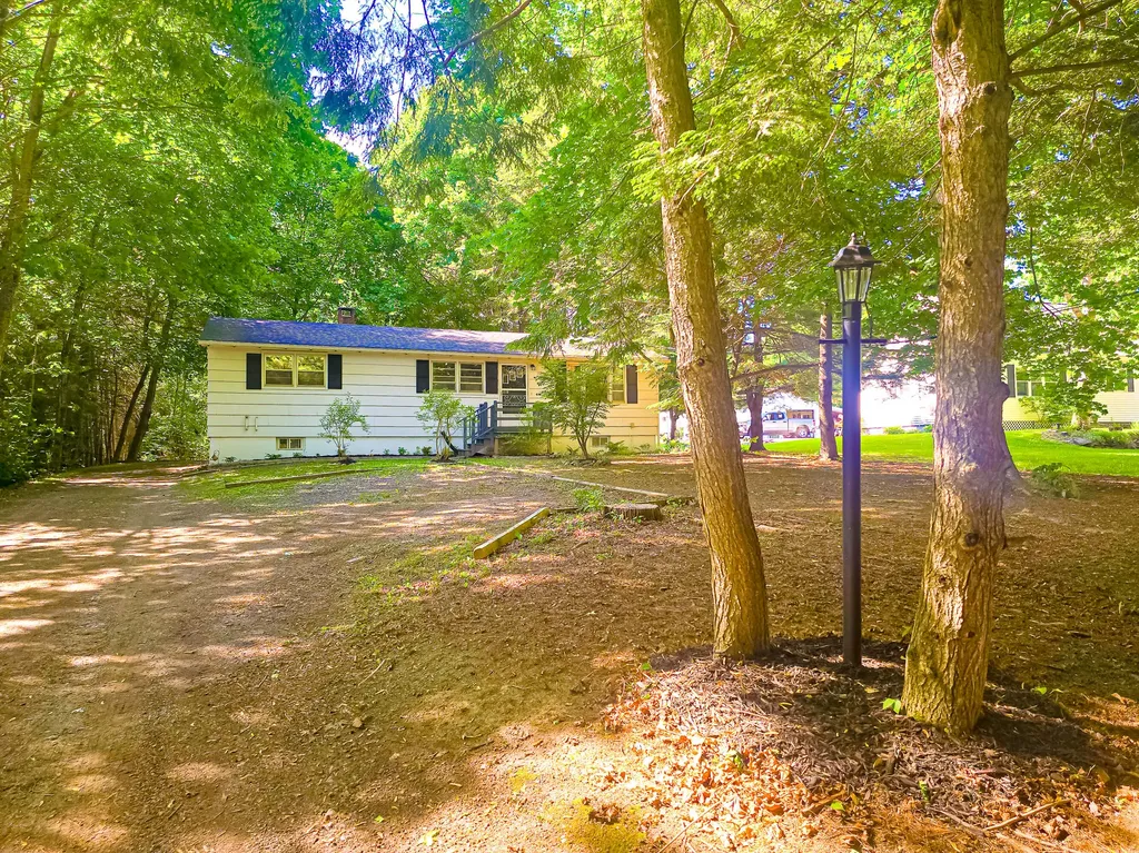 26 Old County Road Hampden ME 04444