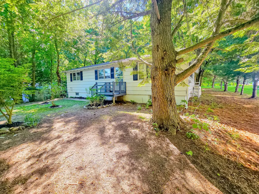 26 Old County Road Hampden ME 04444