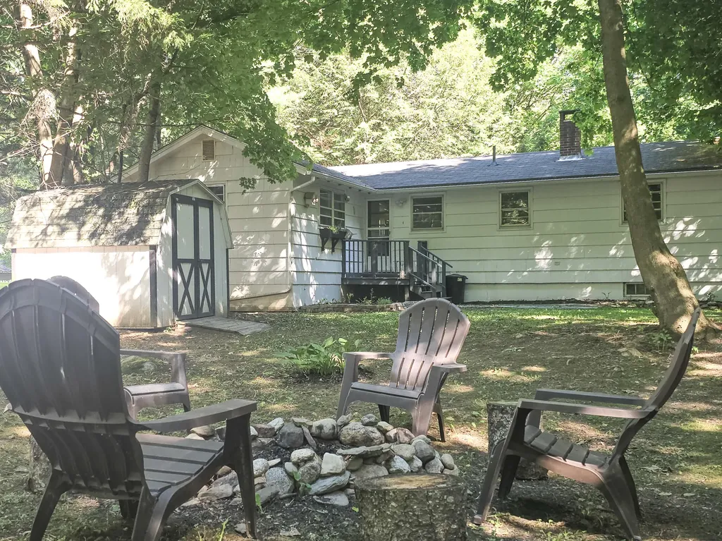 26 Old County Road Hampden ME 04444