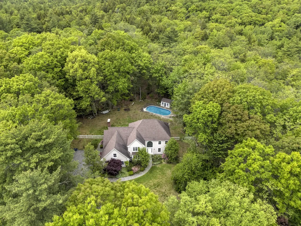 14 Summit Terrace Falmouth ME 04105