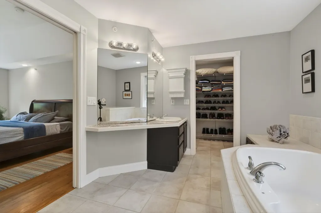 14 Summit Terrace Falmouth ME 04105