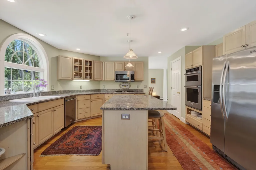 14 Summit Terrace Falmouth ME 04105