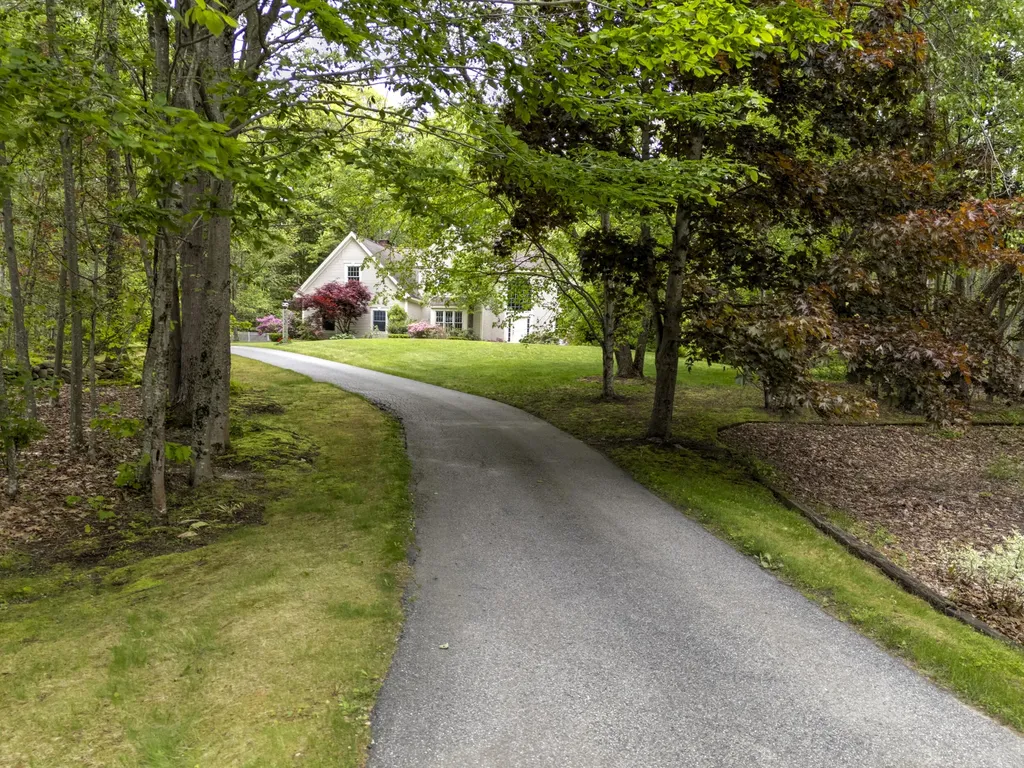 14 Summit Terrace Falmouth ME 04105