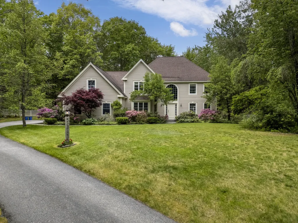 14 Summit Terrace Falmouth ME 04105