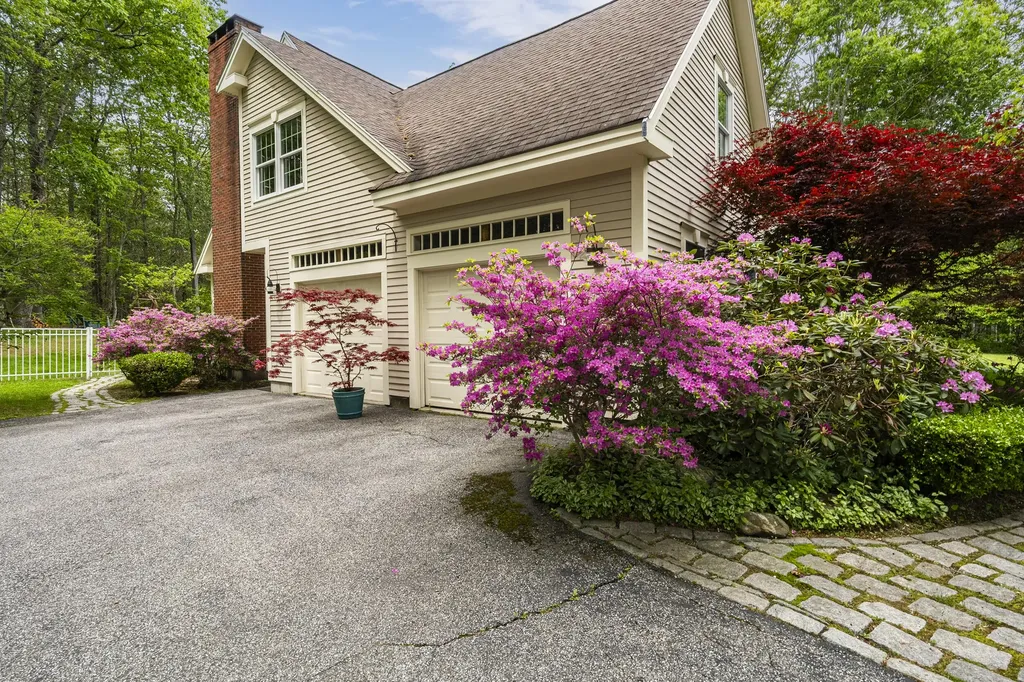 14 Summit Terrace Falmouth ME 04105