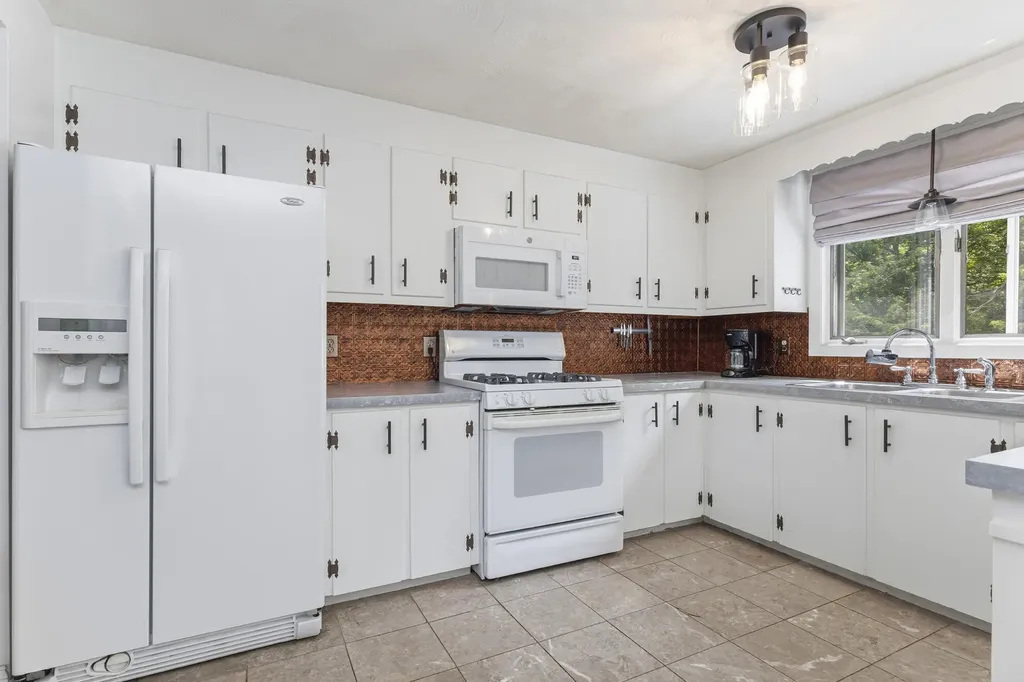 95 Raymond Hill Road Raymond ME 04071