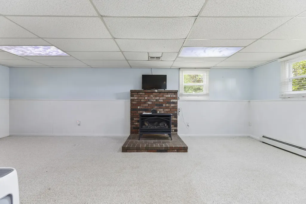 95 Raymond Hill Road Raymond ME 04071