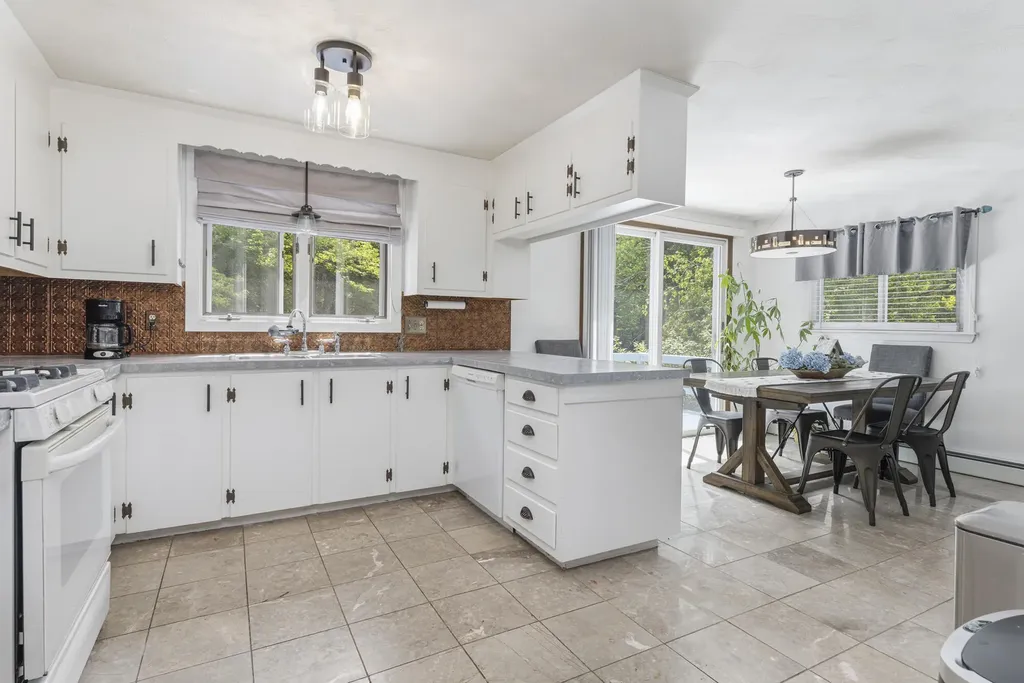 95 Raymond Hill Road Raymond ME 04071
