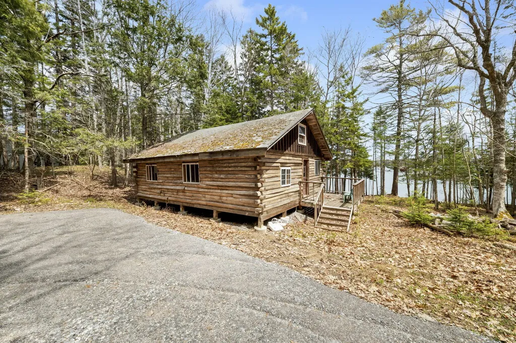 8 Derek Way Harpswell ME 04079