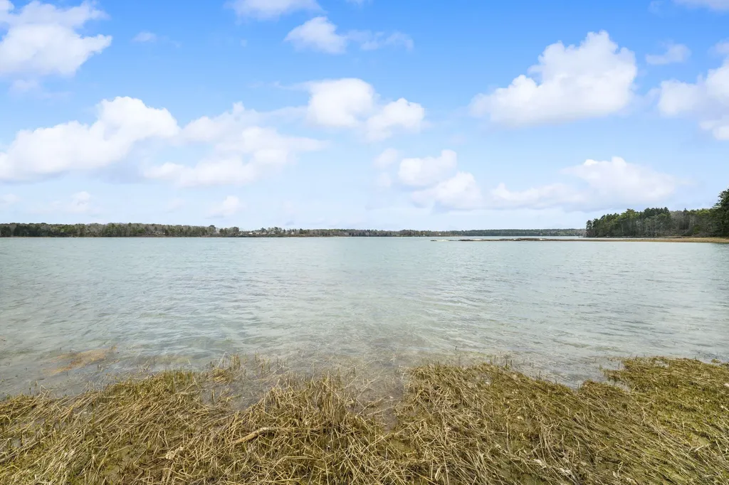 8 Derek Way Harpswell ME 04079
