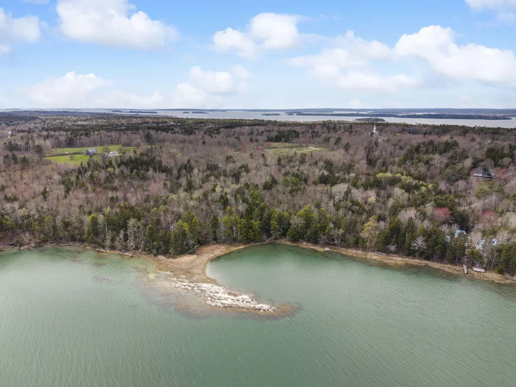 8 Derek Way Harpswell ME 04079