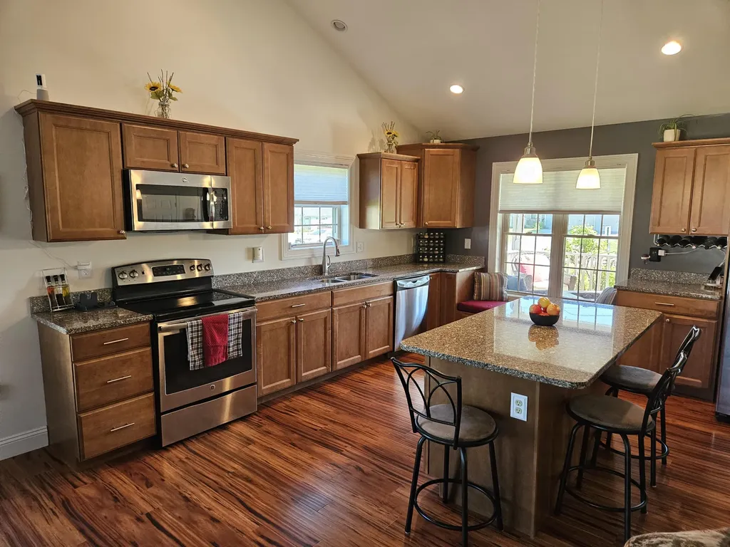 8 Chickadee Lane Hampden ME 04444