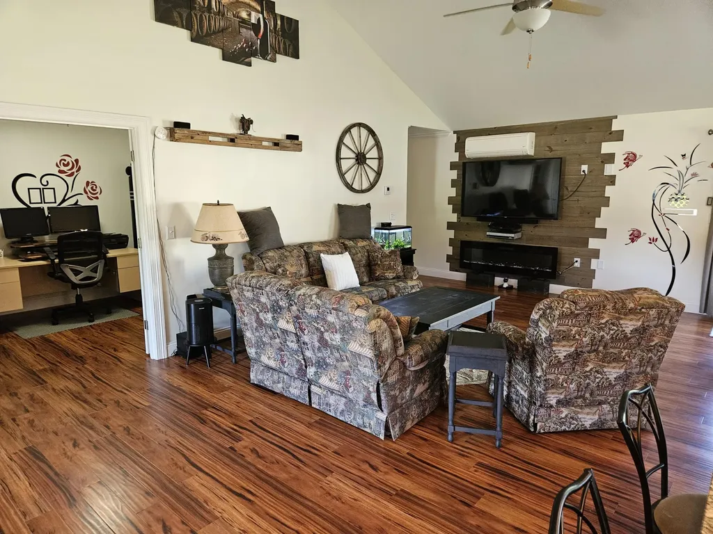 8 Chickadee Lane Hampden ME 04444