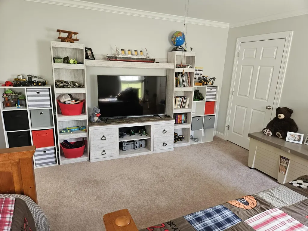 8 Chickadee Lane Hampden ME 04444