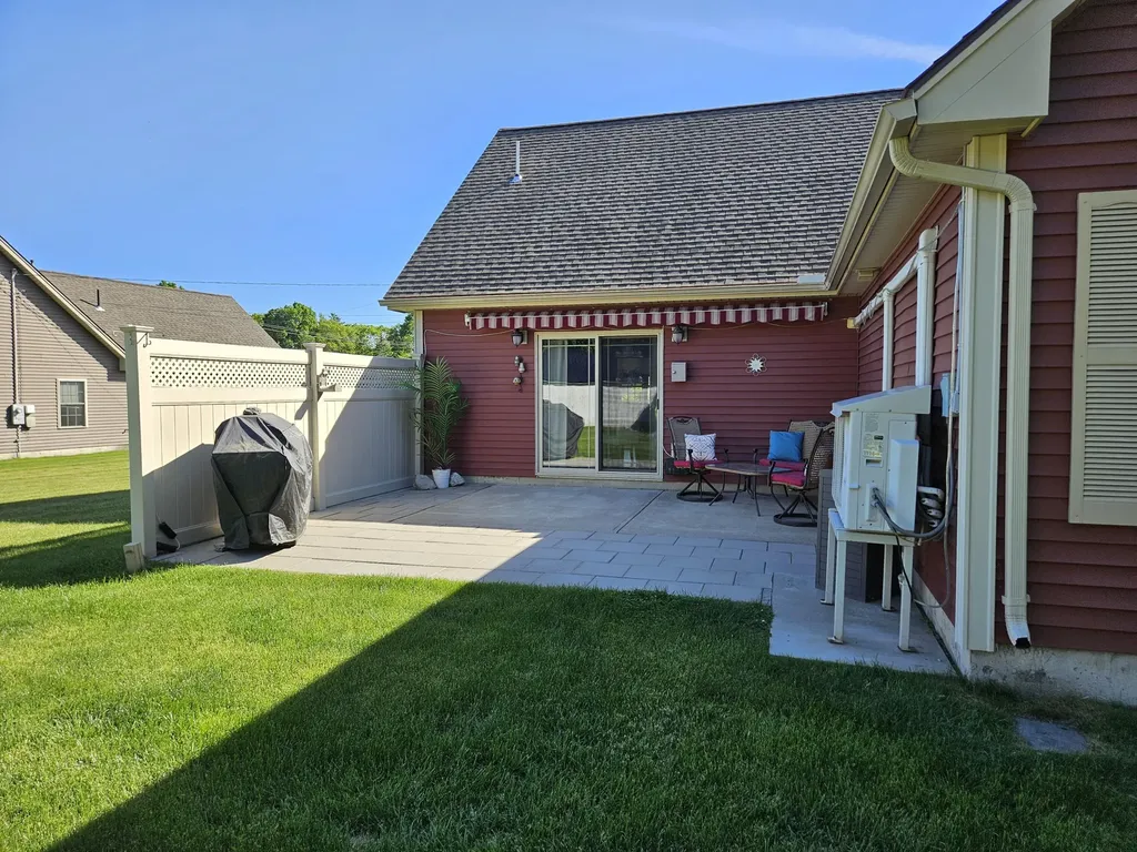 8 Chickadee Lane Hampden ME 04444