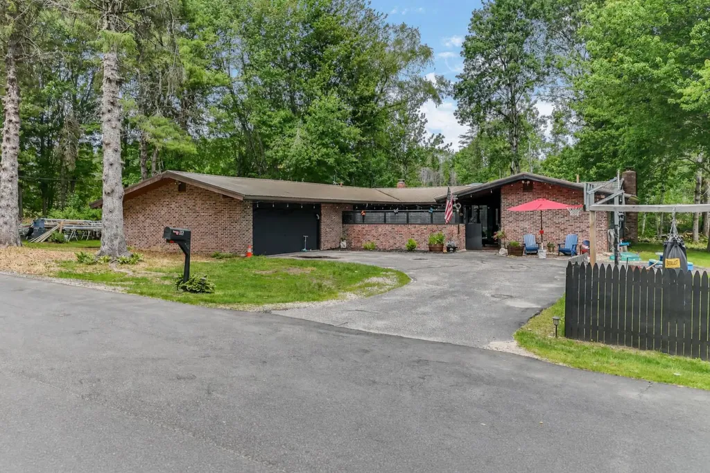 12 Brookside Drive Standish ME 04084