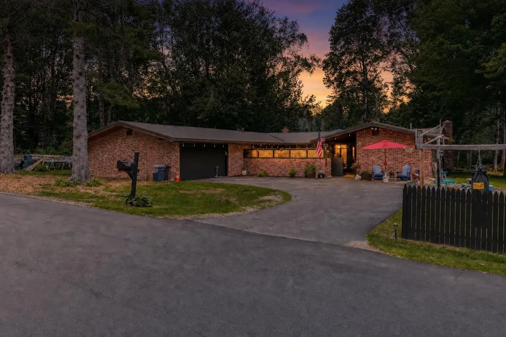 12 Brookside Drive Standish ME 04084