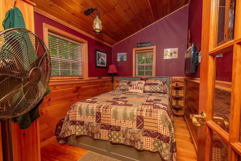 5 Dusty Lane Brownville ME 04414