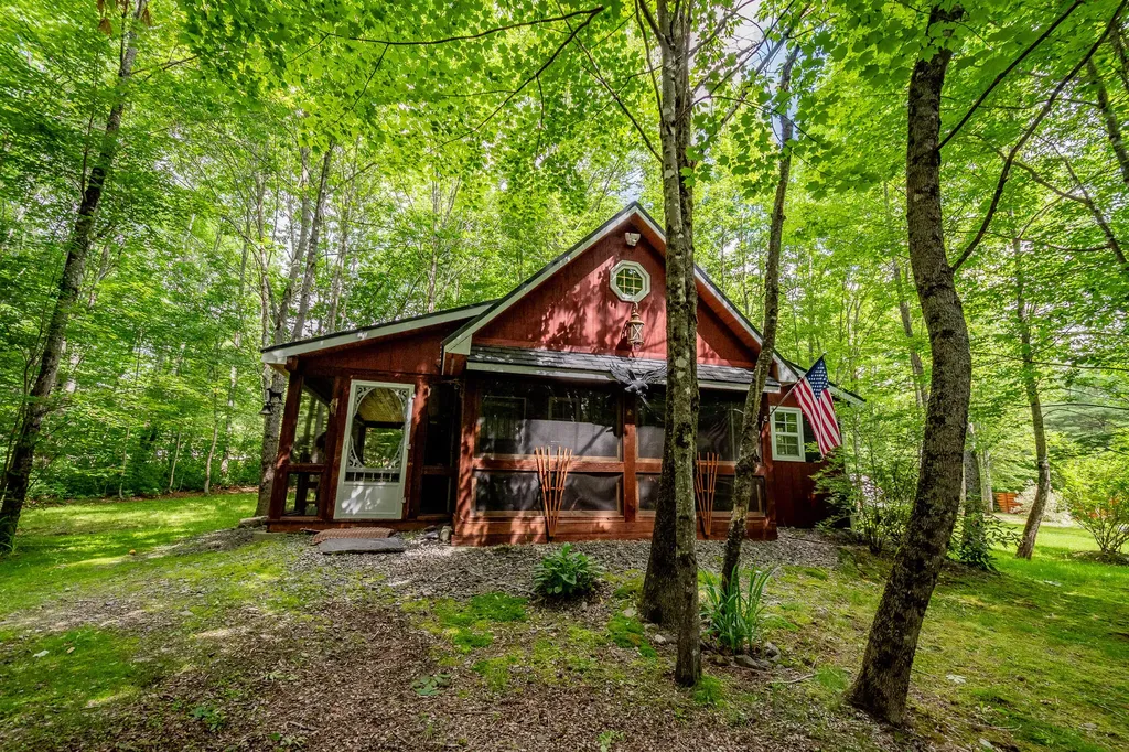 5 Dusty Lane Brownville ME 04414