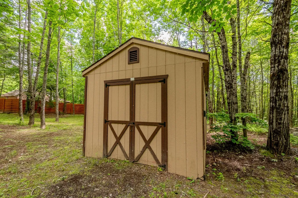 5 Dusty Lane Brownville ME 04414