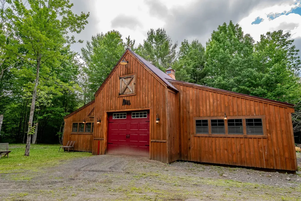 5 Dusty Lane Brownville ME 04414