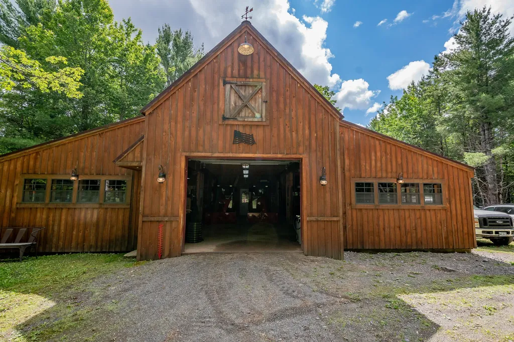5 Dusty Lane Brownville ME 04414